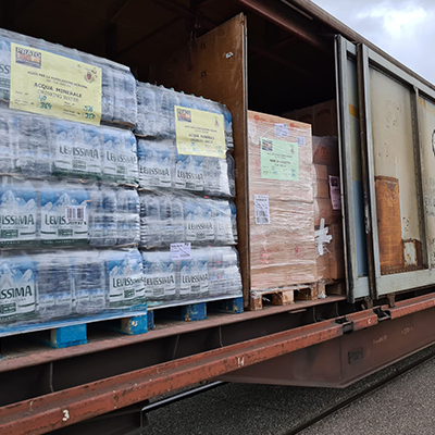 Bancali con il materiale raccolto dal Comitato Pro Emergenze per l'Ucraina